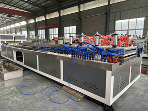 Línea de producción de máquina de fabricación de tablero de <span class=keywords><strong>puerta</strong></span> y marco Wpc para ventana y <span class=keywords><strong>puerta</strong></span> de PVC de plástico para uso interior del hogar - Product Image 3