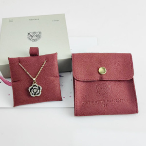 Pochette de luxe personnalisée en suède pour bijoux avec logo sur mesure, pochette en microfibre pour présentation et rangement de bijoux - Product Image 1