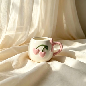 Taza <span class=keywords><strong>de</strong></span> Cerámica con Diseño <span class=keywords><strong>de</strong></span> Bastón <span class=keywords><strong>de</strong></span> Caramelo Navideño, Asa a Rayas Rojas y Blancas, Exterior Blanco, Interior Rojo, para Café, Agua, Leche, Desayuno Navideño - Product Image 4