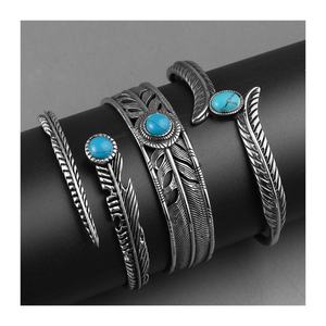 Nouveauté 2024 : Bijoux en turquoise, plumes, cadeaux, bracelets ouverts, bagues en acier inoxydable 316L, directement de l'usine - Product Image 1