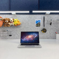 Panneaux de séparation de bureau acoustiques en feutre PET écologique approuvés BSCI, avec écrous pré-encollés, pour une solution de cloisonnement de bureau DIY.