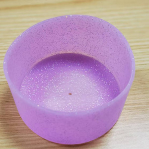 Couvre-bouteille en silicone réutilisable personnalisé de 7,5 cm avec paillettes, écologique, certifié CE, pour bouteille d'eau de sport de 12 à 24 oz - Product Image 4