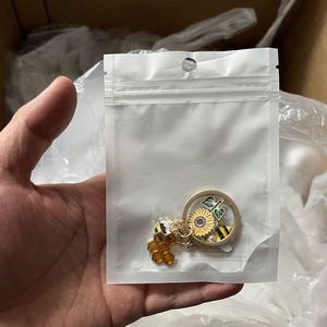 Wholesale <b>Bee</b> Sun Flower Honeycomb Keychain Metal Pendant Keyring for <b>Gifts</b> - Product Image 4