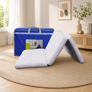 Colchón portátil de espuma plegable en tres partes, ofrece una comodidad media, con base antideslizante y bolsa de transporte para un uso flexible en el descanso y almacenamiento. - Product Image 1