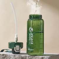 Bouteilles d'eau de sports de plein air de Yiben avec la couleur faite sur commande transparente de paille et la bouteille en plastique de gymnase de logo avec la courroie