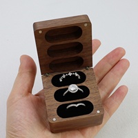 Boîte à bagues triple compartiment en noyer pour ensemble de bagues de mariée, boîte cadeau pour demande en mariage et ensembles de bagues de fiançailles