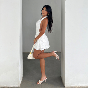 ชุดเดรสลูกไม้เซ็กซี่คอวีแบบมีระบาย สีพื้น สายผูกคอ คอลึก ช่วงเอวเข้ารูป ทรงเอไลน์ กระโปรงสั้น - Product Image 3