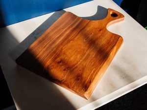 Planche à découper en bois massif, fabriquée en bois d'acacia et en bois de manguier, offrant une solution durable et éco-responsable - Product Image 2