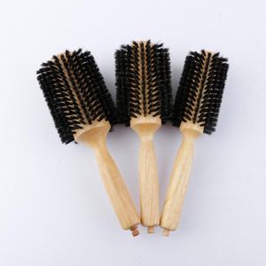 Cepillo Redondo de Madera Natural con Cerdas de Jabalí para Peinar, Rizar y Masajear el Cabello, para Mujeres y Hombres - Product Image 1