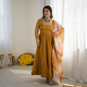 Ensemble Kurta et pantalon traditionnel indien pakistanais pour femmes, couleur moutarde, avec dupatta, longueur cheville, en coton, coupe classique, vêtements ethniques - Product Image 1