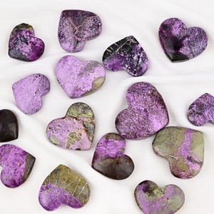 Großhandel Natürlicher Kristall Energieheilender Handgefertigter Atlantisit Herzförmiger Handstein zur Dekoration - Product Image 3