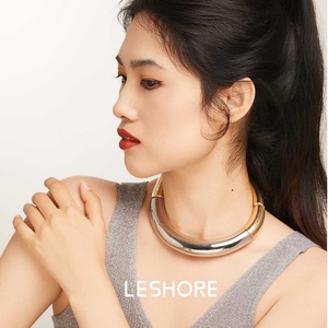 Collana girocollo bicolore minimalista moderna per le donne-Design collare in acciaio al titanio, gioielli di moda di lusso leggero - Product Image 2