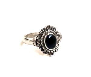 Anillo de ónix negro original para mujer con forma ovalada Ajuste de bisel de piedras preciosas de plata esterlina - Product Image 4