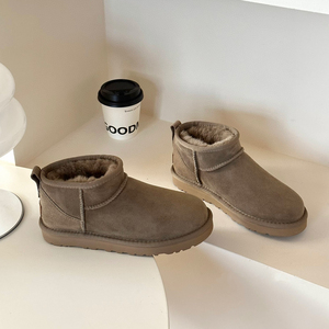 Bottes de neige classiques WINTER MINI <span class=keywords><strong>UUG</strong></span> en cuir naturel et laine de mouton, chaudes et confortables pour l'hiver - Product Image 1