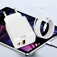 Paquet de boîte avec logo personnalisé Bloc de chargeurs PD 20w Type C Charge ultra rapide 40w Chargeur double USB C