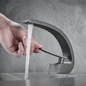 Grifo Curvo Moderno de Diseño Artístico, Monomando de Agua Fría y Caliente para Lavabo de Baño, Ideal para Hoteles, <span class=keywords><strong>Apartamentos</strong></span> y Hogares - Product Image 4