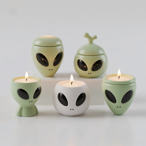 Portavelas de Cerámica con Forma de Jeans - Diseño Vaquero Pintado a Mano en 3D, Pedido Personalizado al por Mayor para Decoración del Hogar y Suministro para Tiendas de Regalos - Product Image 2