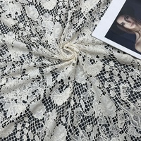 2025 Guipure dentelle tissus broderie oeillet Floral Sequin chimique dentelle Sequin tissu pour concevoir vos propres vêtements