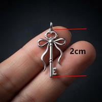 Pendentif Breloque Clé Secrète Classique en Acier Inoxydable en Gros, Accessoire de Bijouterie Thème Magique Rétro Minimaliste et Alternatif