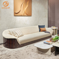 Leicht Luxuriöses Italienisches Ledersofa-Set mit Schwammfüllung - Modulares Design für Hochwertige Wohnungen, Apartments und Hochzeiten