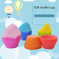 Maßgefertigte Lebensmittelechte Baby-Silikon-Muffinförmchen Perforierte Backformen für Schokolade und Donuts Küchenzubehör Backformen