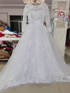 Robe de mariée africaine 2025 à manches longues, de créateur, avec traîne, en tulle et appliques de dentelle luxueuses, moderne et élégante - Product Image 4
