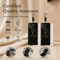 Étiquettes de vêtements en papier couché recyclé avec logo personnalisé, impression à chaud en relief et cordon élastique pour jeans et marques de vêtements de luxe