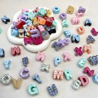 Perles en résine alphabet colorées avec motif à carreaux 20 mm pour projets d'artisanat DIY et fabrication de bijoux