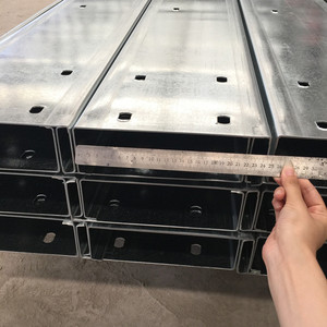 Precio al por mayor Canales de acero Q235 Purlins <span class=keywords><strong>C</strong></span> Perfil de acero 100mm X 50mm Barra de acero de canal <span class=keywords><strong>C</strong></span> galvanizada - Product Image 4