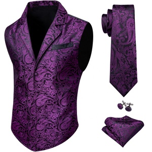 Set Gilet e Cravatta in Seta per Uomo Stile Vittoriano Personalizzato, Colletto su Misura, Motivo Paisley, Gilet Gotico Steampunk per Occasioni Formali/Casual - Product Image 1