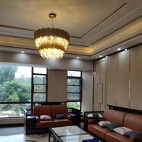 Lustre suspendu LED moderne de luxe personnalisable pour grand projet hôtelier, luminaire de décoration intérieure sur mesure pour hall d'hôtel