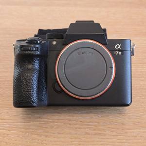 Cámara sin Espejo HFT Professional Alpha <span class=keywords><strong>A7</strong></span> <span class=keywords><strong>III</strong></span> de 24.2 MP, Solo Cuerpo Negro, Venta al Por Mayor - Product Image 2