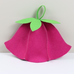 Chapeau de sauna en pure laine de couleur fuchsia électrique avec des feuilles vert néon qui osent affronter la chaleur pour aller plus loin - Product Image 3