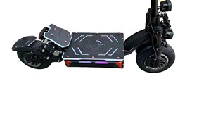 Scooter Eléctrico Geofought M13 de Doble Motor para Adultos, 72v 15000w 50ah, Velocidad 100-150km, Largo Alcance, Controlador Dual de 72v 65A - Product Image 2