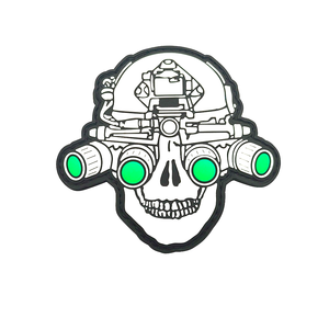 Parche táctico de goma luminoso que brilla en la oscuridad con diseño de logotipo personalizado para ropa, gorras y mochilas, precio de fábrica. - Product Image 3