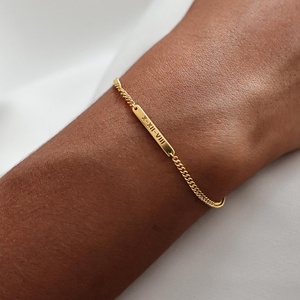 Bracelet personnalisé anti-corrosion en acier inoxydable avec nom gravé, mini chaîne brossée, cadeau transfrontalier - Product Image 2