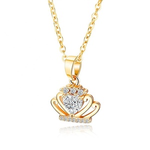 Venta al por mayor <span class=keywords><strong>de</strong></span> moda <span class=keywords><strong>de</strong></span> las mujeres cadena <span class=keywords><strong>de</strong></span> oro chapado en oro <span class=keywords><strong>de</strong></span> moda <span class=keywords><strong>de</strong></span> la Reina en forma <span class=keywords><strong>de</strong></span> corona colgante del encanto <span class=keywords><strong>de</strong></span> latón collar <span class=keywords><strong>de</strong></span> la joyería - Product Image 1