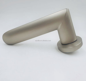 Ensemble <span class=keywords><strong>de</strong></span> serrures <span class=keywords><strong>de</strong></span> <span class=keywords><strong>poignée</strong></span> <span class=keywords><strong>de</strong></span> <span class=keywords><strong>porte</strong></span> moderne sur rosette Quincaillerie <span class=keywords><strong>de</strong></span> <span class=keywords><strong>porte</strong></span> intérieure <span class=keywords><strong>Poignée</strong></span> <span class=keywords><strong>de</strong></span> <span class=keywords><strong>porte</strong></span> avant - Product Image 4