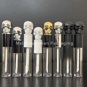ISMAN Tubo de Brillo Labial con Diseño de Calavera Único para Halloween, 3ml 5ml, con Brocha Grande, Envase de Lápiz Labial con Tapa de Esqueleto, Embalaje Dorado, Plateado y Negro - Product Image 3