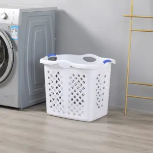 Cesta de lavandería de ropa de plástico portátil recién llegados cesta de almacenamiento de baño ahuecada con asa