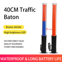 Bâton rechargeable de 15 pouces avec LED rouge et lumière bleue Bâton de commande de sécurité routière avec avertisseur sonore Produits d'avertissement de trafic