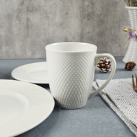 Ensemble de vaisselle en porcelaine blanche élégante, assiettes, bols et tasses en céramique pour la maison, l'hôtel et la restauration