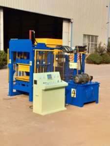 QT5-15全自動インターロッキングクリーメントレンガ製造機中空ブロック製造機工場価格 - Product Image 3