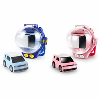 2022 nouveau jouet de voiture de course télécommandé rechargeable populaire 2.4G Mini lumière LED pour garçons comprend un emballage de câble USB