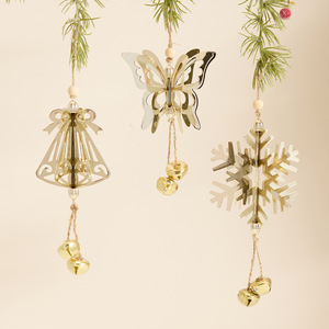 Ornements de Noël suspendus en métal doré LINGKAI 3D, forme de cloche, de papillon et de flocon de neige avec de petites clochettes, décoration pour arbre de Noël - Product Image 1