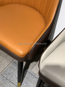 Sillas de Comedor Nórdicas de Lujo con Patas de Metal, Tapicería de Cuero PU, Muebles de Comedor Modernos, Duraderos, Ajustables y Extensibles, Personalizables - Product Image 3