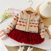 Pull-over tricoté automne et hiver coloré en forme de cœur doux pour filles avec jupe en maille moelleuse ensemble 2 pièces