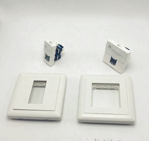 <span class=keywords><strong>Plaque</strong></span> murale de type <span class=keywords><strong>Legrand</strong></span> française 86x86mm - Product Image 1