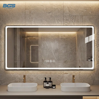 Miroir mural LED moderne IP44 anti-buée avec interrupteur tactile intelligent affichant la température et l'heure pour salon, salle de sport, appartement, hôtel