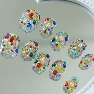 Prix d'usine, vente en gros : Faux ongles à presser faits main, forme cercueil courte, couvrance totale, effet œil de chat, motif papillon en acrylique de luxe - Product Image 1